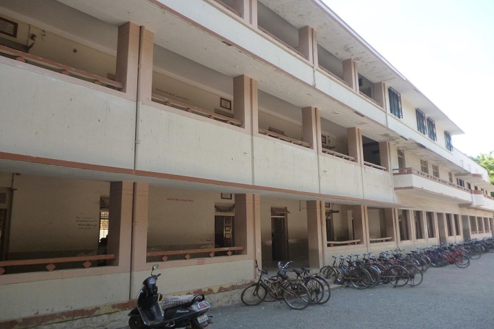 https://cache.careers360.mobi/media/colleges/social-media/media-gallery/16189/2019/2/22/College Building of Dr Subhash Mahila College of Education Junagadh_Campus-View.JPG
